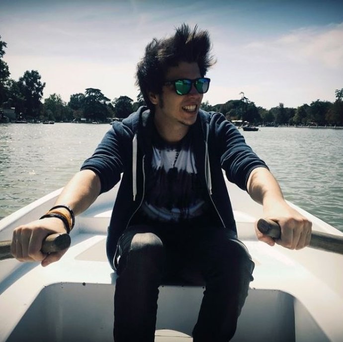  'Elrubius' En Una Barca De El Retiro. 