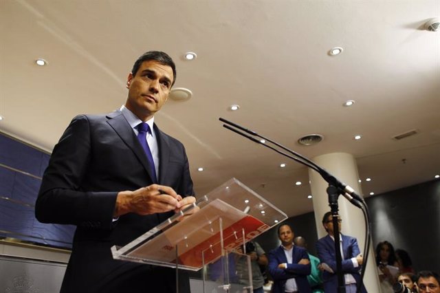 Pedro Sánchez comparece ante los medios tras la reunión con Rajoy