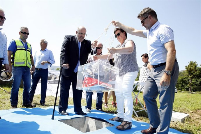Primera piedra de las nuevas instalaciones de Sobaos Joselín en Selaya