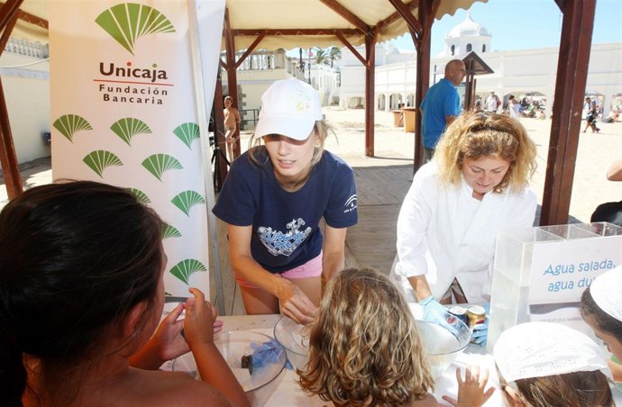 Unicaja colabora con laboratorios marino en Cádiz