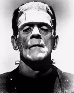 El actor Boris Karloff, como Frankenstein