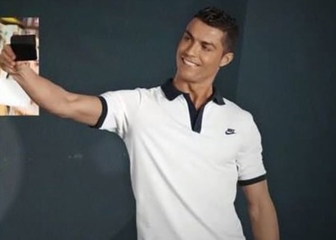 Cristiano Ronaldo selfie