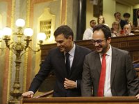 El PSOE no comenta las condiciones de Rivera a Rajoy: Es una negociación entre ellos