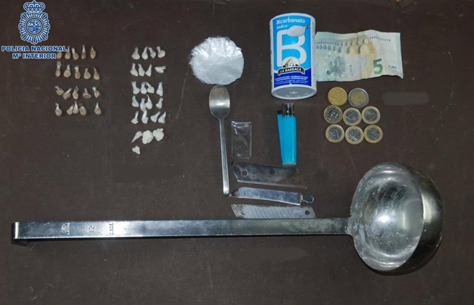 Droga y demás material incautado