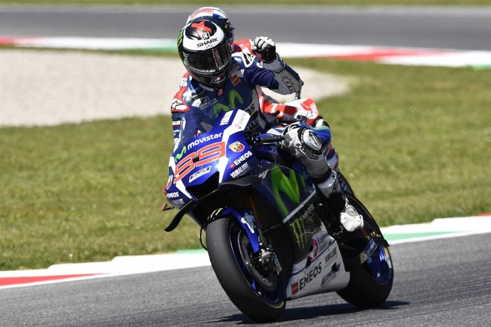 Jorge Lorenzo con el puño en alto en el GGPP de Italia 2016