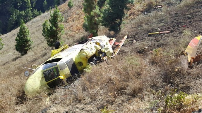 El helicóptero accidentado en La Palma, del que la tripulación está bien