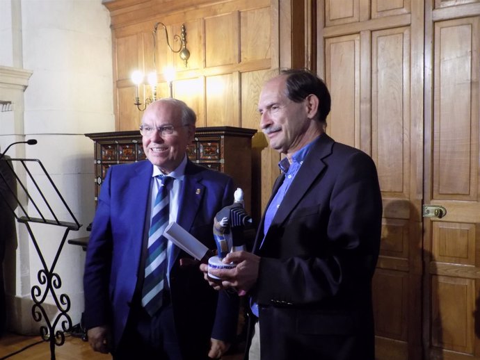 Miguel Marías recibe el VIII Premio a la Cinematografía de la UIMP