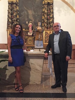 NOTA DE PRENSA Y FOTO. VISITA JCCM ALBACETE A LA TALLA GOTICA DE LA VIRGEN DE LA