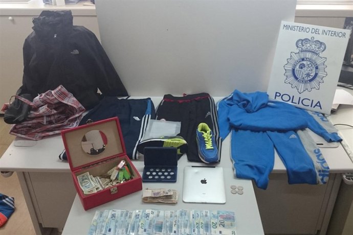 POLICÍA DE MADRID: "La Policía Nacional Detiene A Dos Jóvenes Que Asaltaban Esta