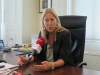 Puigdemont llamará a Rajoy para pedir una reunión si es investido presidente y felicitarle