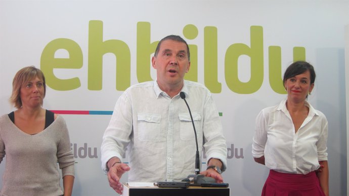 Los tres cabezas de lista de EH Bildu a las elecciones vascas