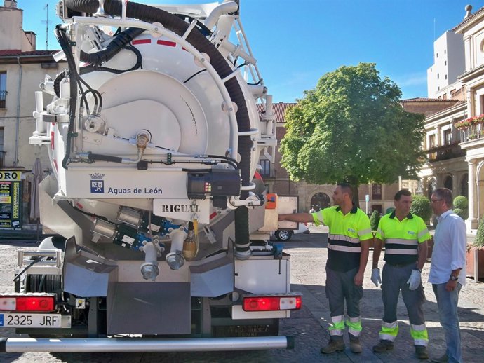El camión adquirido por Aguas de León