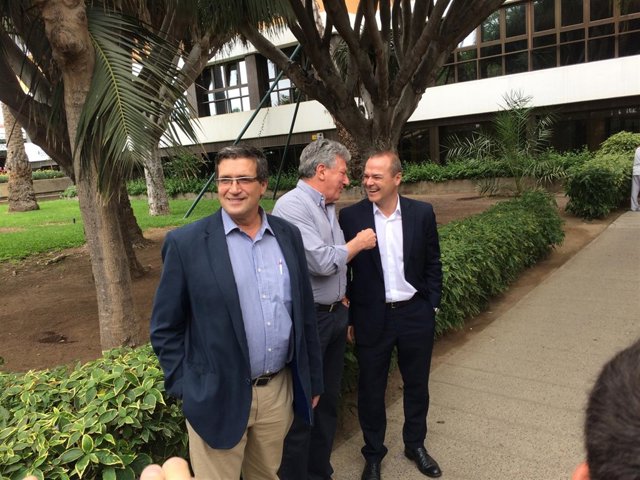 Javier Doreste en primer término, con sus socios Pedro Quevedo y Augusto Hidalgo