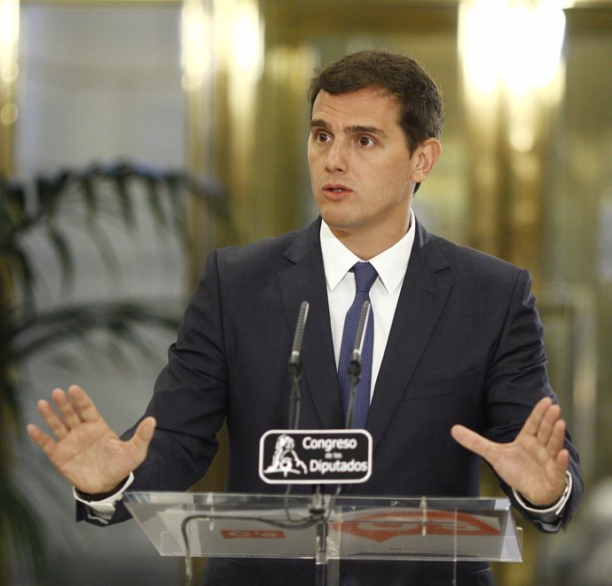 Rueda de prensa de Rivera tras su reunión con Rajoy