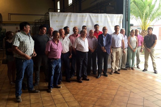 Inauguración del paquete de oleoturismo en la almazara Aceites Cazorla.