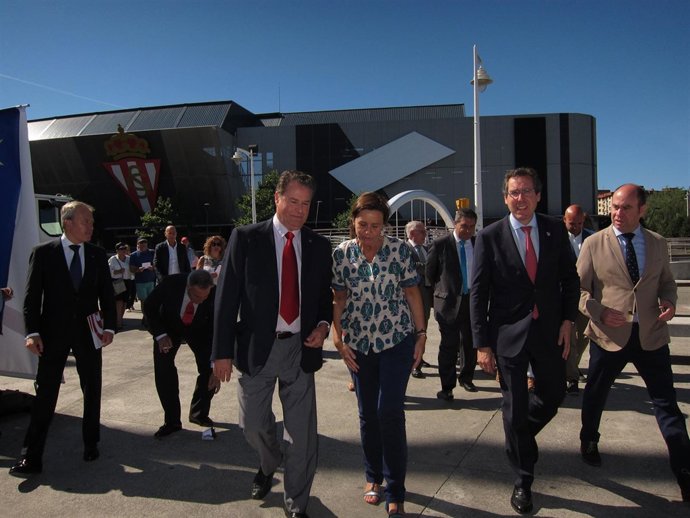 Os Mando Dos De La Visita Ayto, Por Si No Queréis Poner Tanto Posado Con El Cart