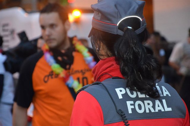 Agente de la Policía Foral en dispositivo de fiestas