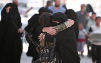 Los últimos combatientes del Estado Islámico huyen de Manbij (Siria)