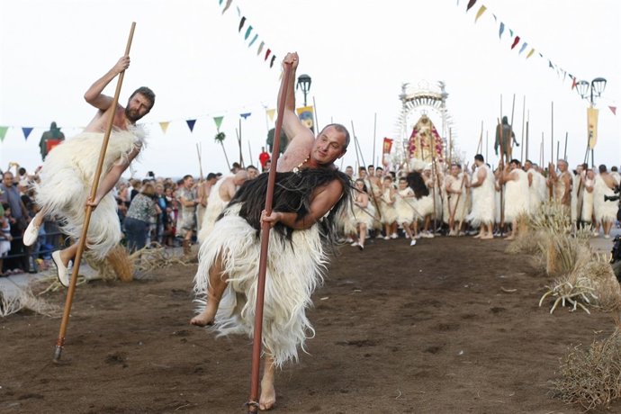 Representación de la ceremonia del hallazgo de la Virgen por los guanches