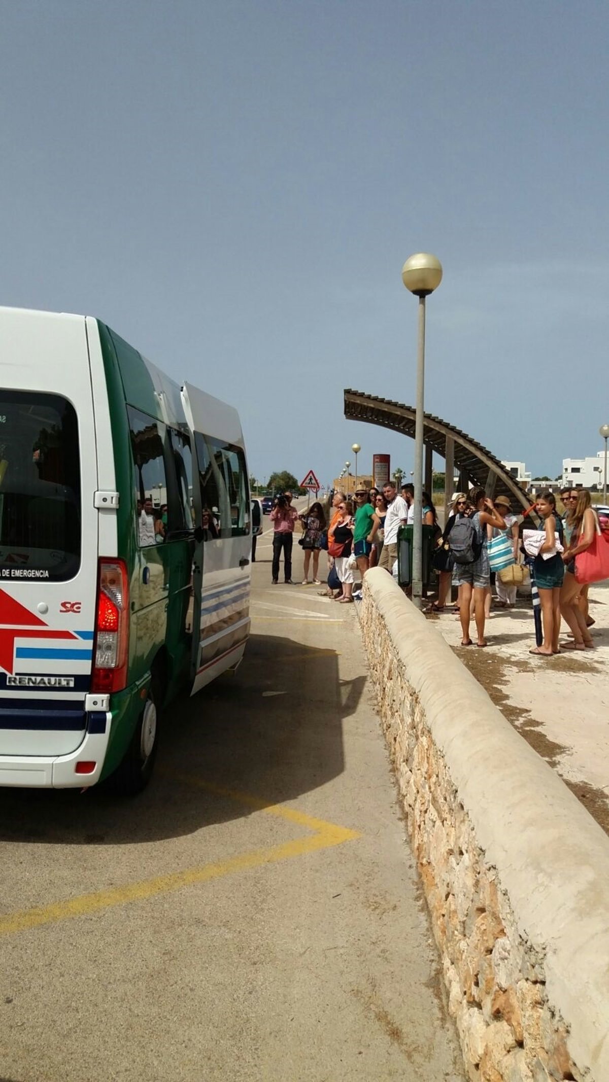 13.383 viajeros han utilizado el bus lanzadera entre Sa Ràpita y Es Trenc desde julio 13.383 viajeros han utilizado el bus lanzadera entre Sa Ràpita y Es Trenc desde julio