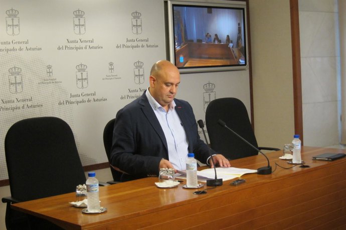  El Diputado Y Portavoz De Foro En Temas De Justicia, Pedro Leal