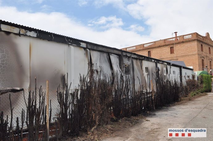 Nave quemada por unos menores en Cerdanyola del Vallès