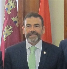 José López