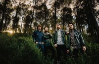 Políticos y artistas mandan ánimos a los miembros de Supersubmarina tras su accidente de coche