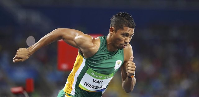 Wayde van Niekerk, campeón olímpico de 400