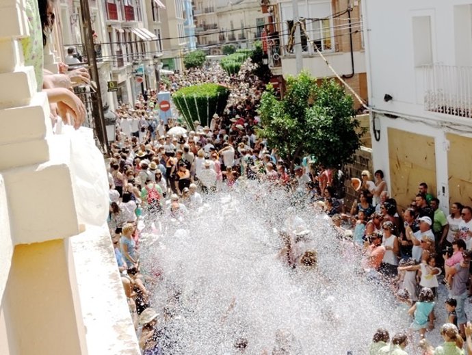 Procesión de las 'alfàbegues' de Bétera