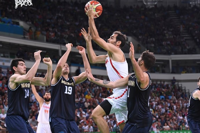 Calderón en el España - Argentina de los Juegos Olímpicos