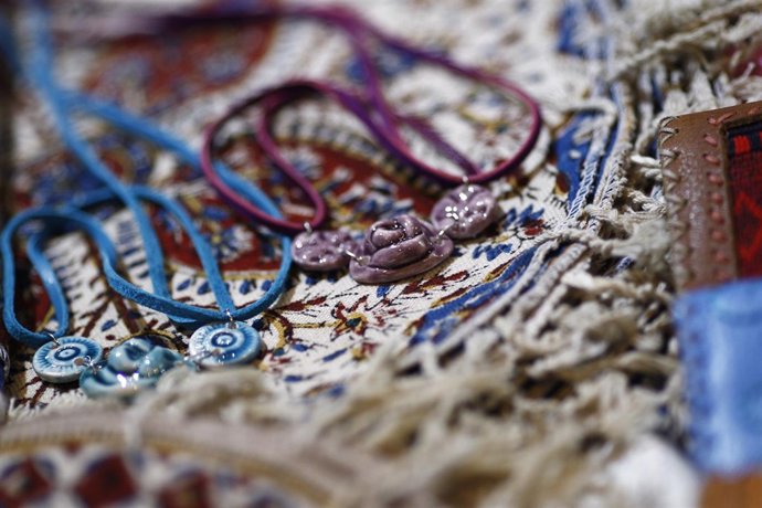 Fitur 2016: artesanía, collares, colgantes, 