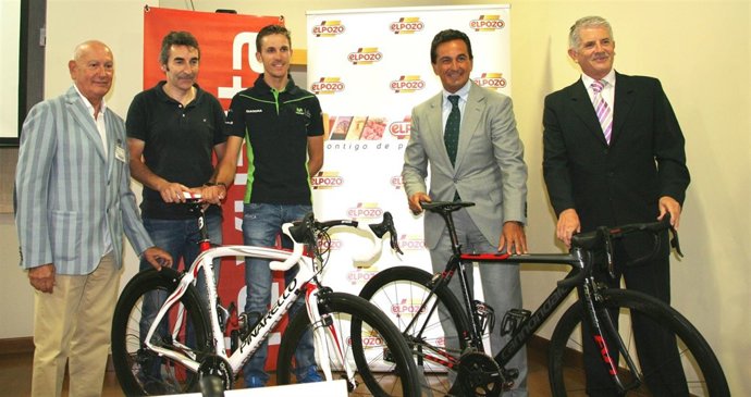 NOTA, FOTO Y AUDIO: Elpozo Alimentación Se Sube A La Vuelta Ciclista A España Co