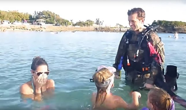 Padre se reencuentra con su familia