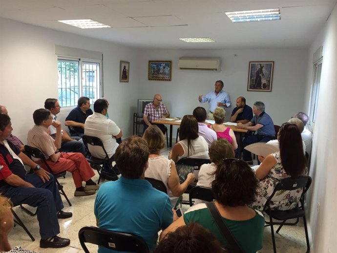 Zoido reunido con la Intercomunidad de vecinos de Alcosa