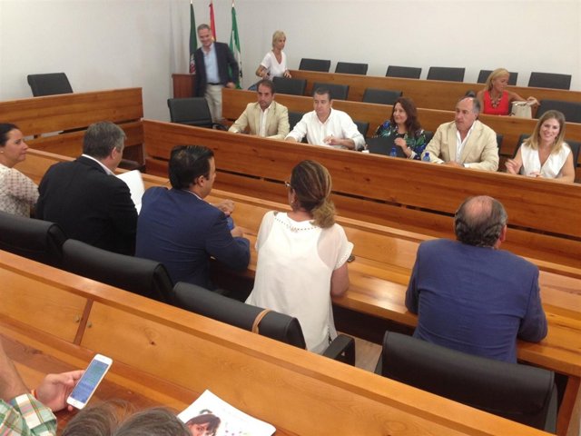 Nota, Foto Y Audio Carmen Crespo. Grupo De Trabajo Maquillaje Listas De Espera