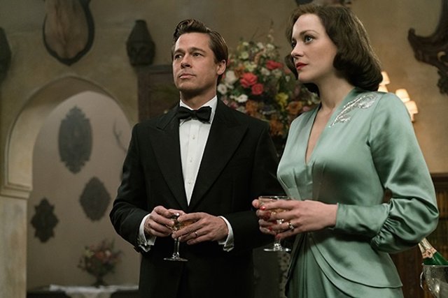Brad Pitt y Marion Cotillard en Aliados, de Robert Zemeckis