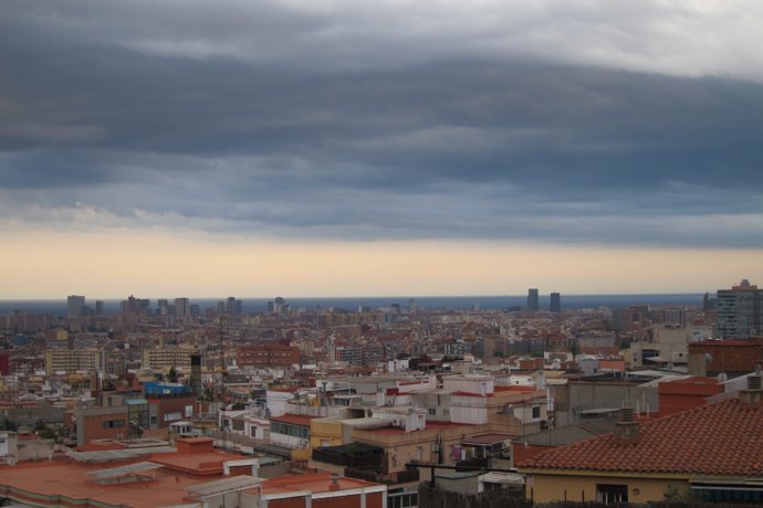 Barcelona, nubes, lluvia, skyline