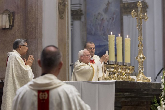 El cardenal Cañizares en una homilía en la Catedral 