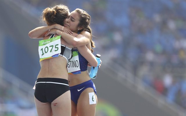 Nikki Hamblin y Abbey D'Agostino