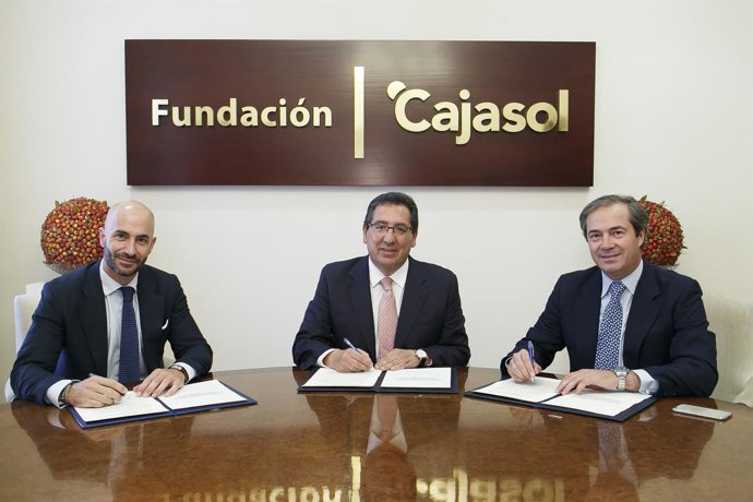 Alvaro Guillen (Landaluz), Antonio Pulido (Cajasol) y Antonio Pérez  (Cecofar) 