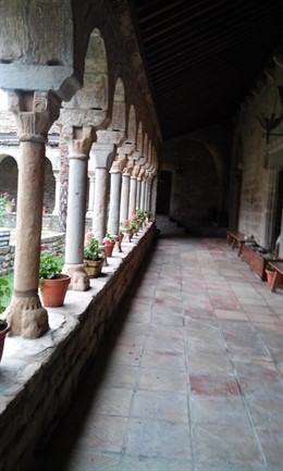 Claustro de la antigua Catedral de Roda de Isábena (Huesca)