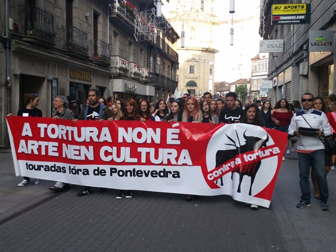 Manifestantes contra las corridas de toros