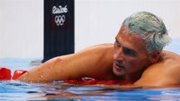La Policía de Brasil impide que embarquen en un avión los dos nadadores que estaban con Lochte en el atraco