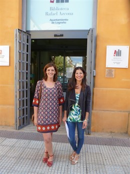 Izaskun Fernández y María Marrodán concejalas del PSOE en la Biblioteca Azcona