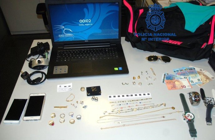 Efectos intervenidos al ladrón. 