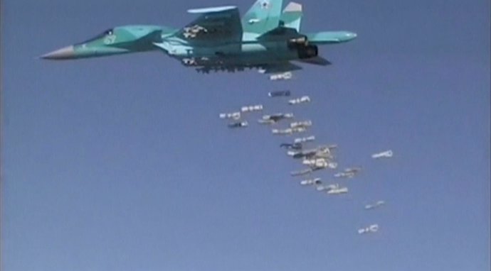 Avión ruso bombardeando Siria