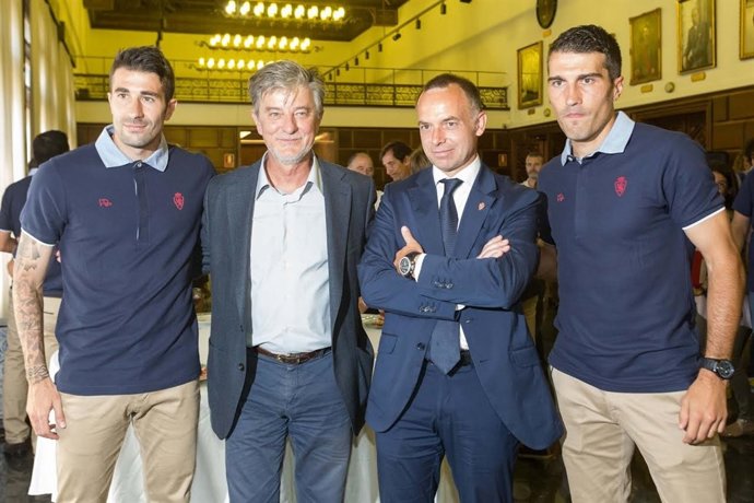 El alcalde con el presidente y capitan del Real Zaragoza