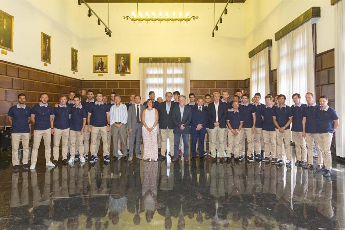 El Real Zaragoza con los grupos del Ayuntamiento