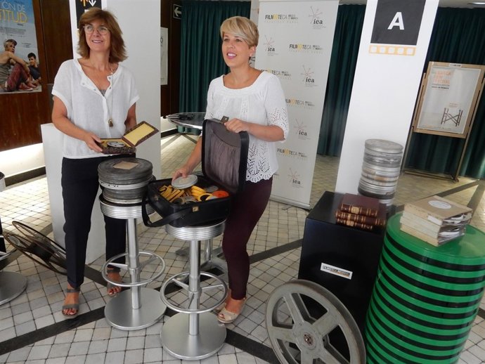 Arroyo y López-Briones muestran parte del material recuperado